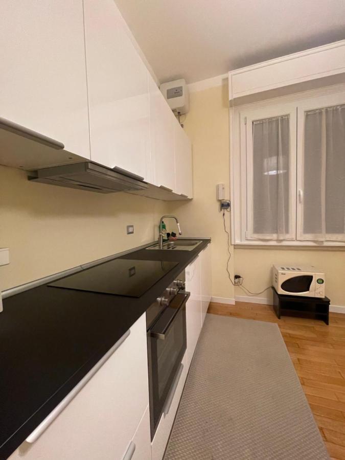 Easy Italy Balcony Appartement *
